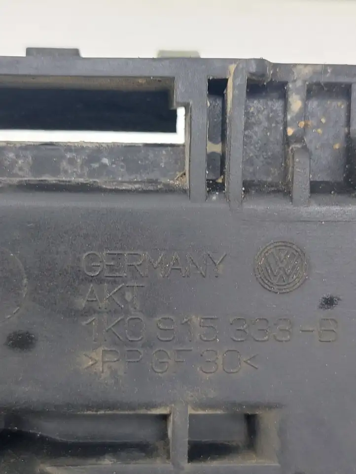 Volkswagen Caddy (2004 - 2010) 1K0915333B Ящик аккумулятора — фото 2
