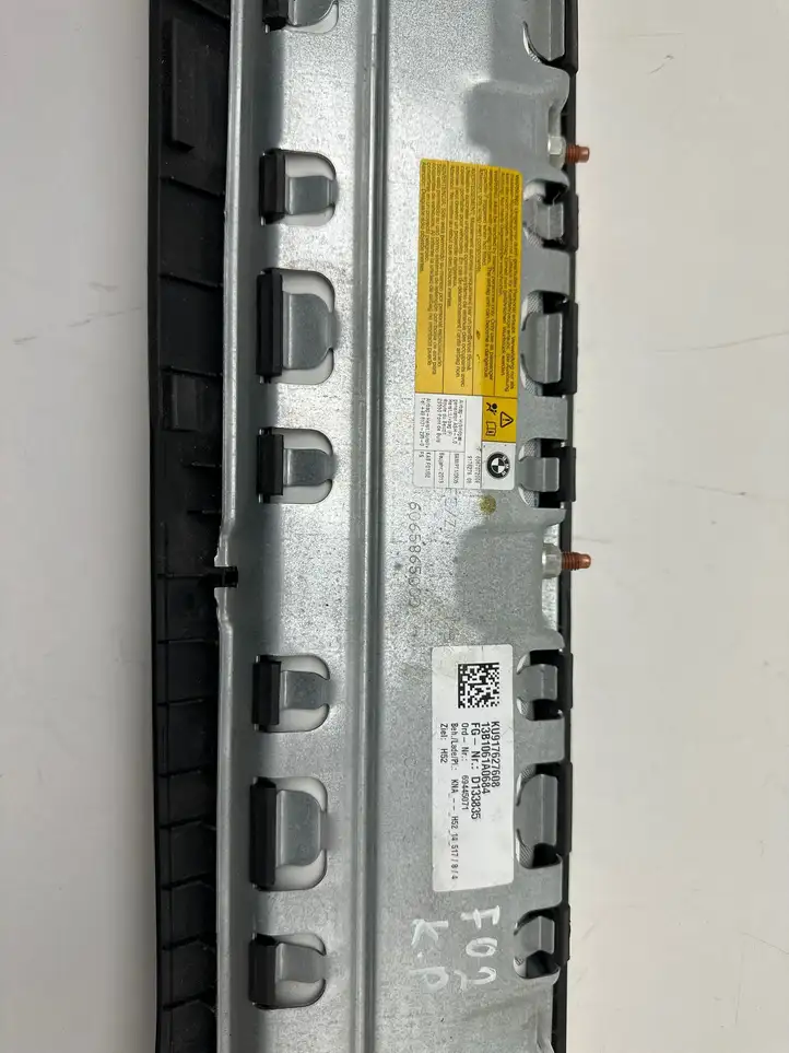 BMW 7 F01 (2008 - 2016) 9176276 Коленная подушка безопасности — фото 2