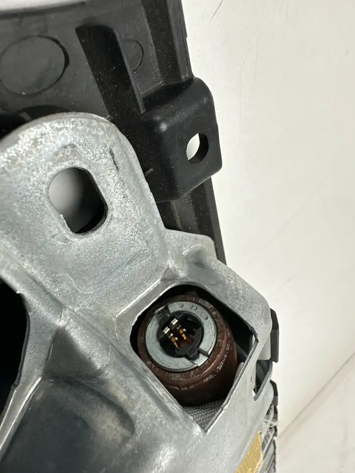 BMW 7 F01 (2008 - 2016) 9176276 Коленная подушка безопасности — фото 4