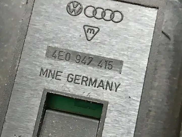 Audi A7 S7 4G (2010 - 2014) 4G8857035C Вещевой ящик — фото 5