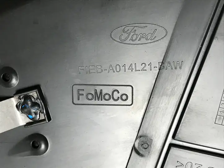 Ford Focus (2015 - 2019) F1EBA014L20BAW Центральный воздушный дефлектор — фото 4