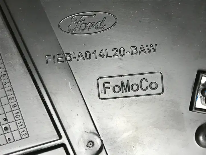 Ford Focus (2015 - 2019) F1EBA014L20BAW Центральный воздушный дефлектор — фото 6