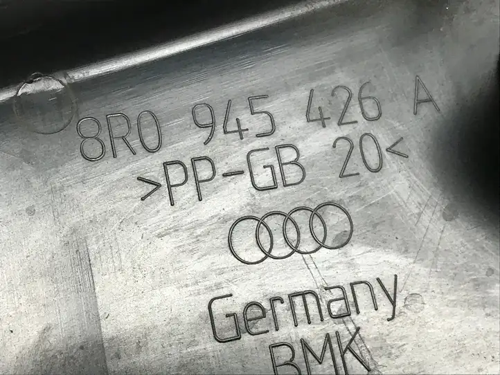 Audi Q5 SQ5 (2012 - 2017) 8R0945426A Отделка заднего фонаря — фото 3