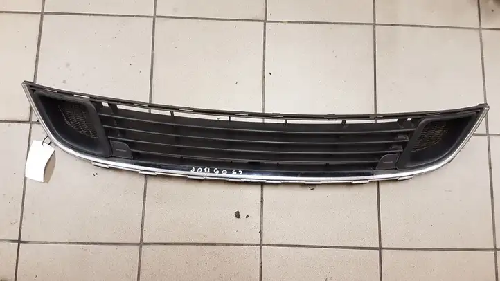 Citroen C5 (2008 - 2017) 9681052677 Передняя решетка — фото 1