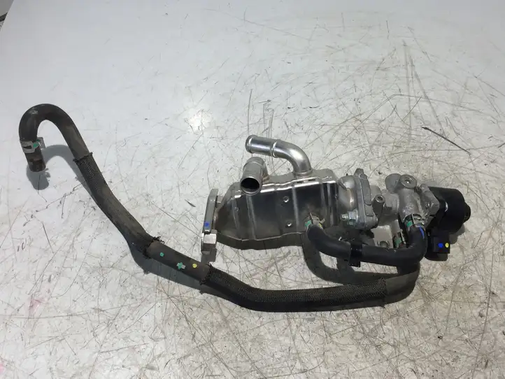 Toyota Yaris (2014 - 2019) 2562047030 Охладитель клапана EGR — фото 8