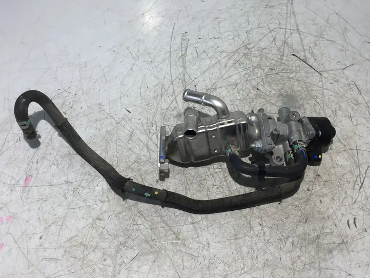 Toyota Yaris (2014 - 2019) 2562047030 Охладитель клапана EGR — фото 9