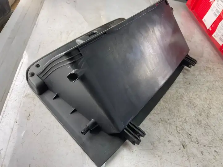 Toyota Corolla Verso E121 (2001 - 2004) 5555013020 Вещевой ящик — фото 2