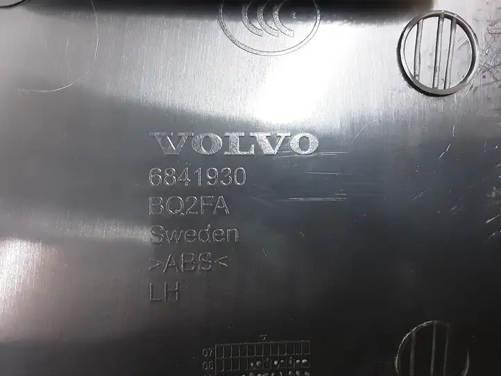 Volvo XC60 (2008 - 2013) 6841930 Верхняя обшивка стойки B — фото 2