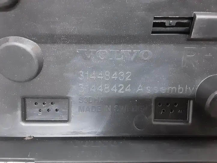 Volvo XC90 (2014 - 2019) 31448432 Молдинги задней двери — фото 2