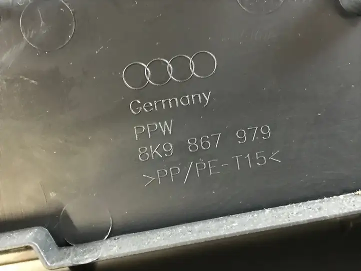 Audi A4 S4 B8 8K (2007 - 2011) 8K9867979 Комплект обшивки крышки багажника — фото 5