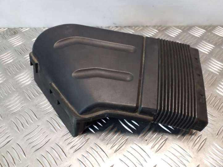 8E0129617E Audi A4 S4 B6 8E 8H Oro paėmimo kanalo detalė (-ės)