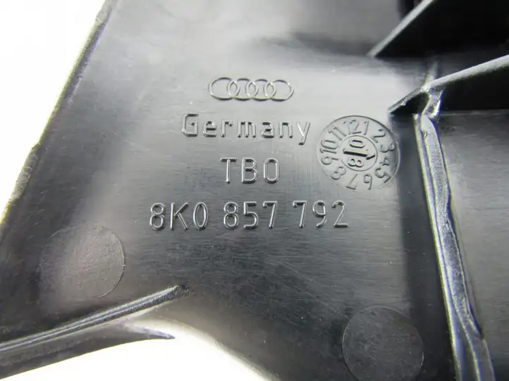 Audi A4 S4 B8 8K (2007 - 2011) Накладка ремня безопасности — фото 1