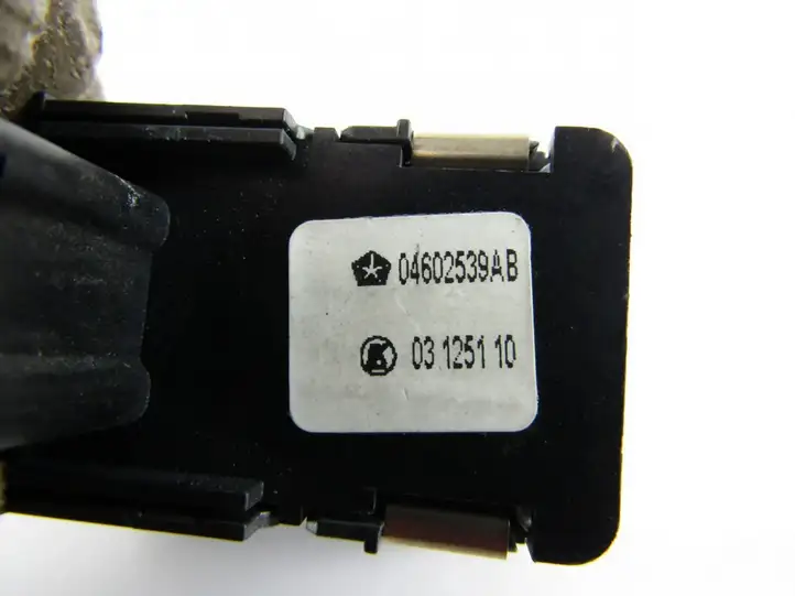 Chrysler Voyager (2007 - 2010)   Кнопка стеклоподъемников