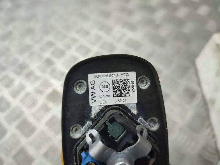 Skoda Octavia Mk3 (5E) (2013 - 2019) 5Q0035507A GPS антенна — фото 2