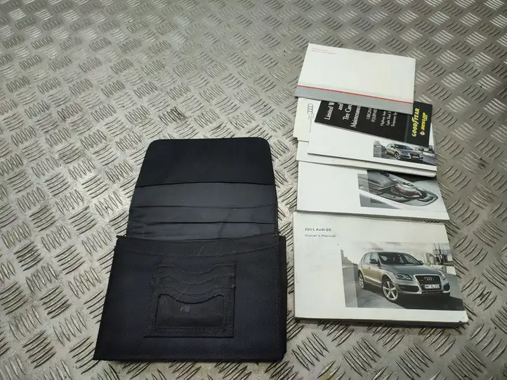 Audi Q5 SQ5 (2008 - 2012) Сервисная книжка — фото 2
