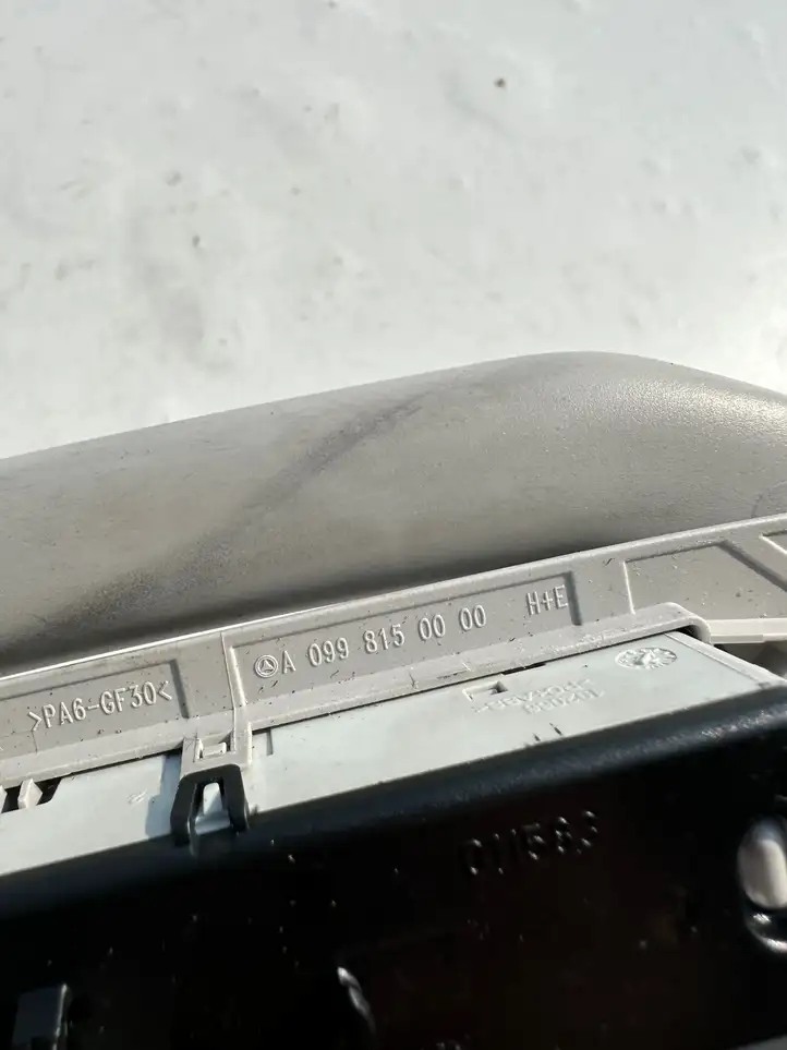 Mercedes-Benz C W205 (2014 - 2021) A0998150000 Потолочная ручка задняя — фото 3