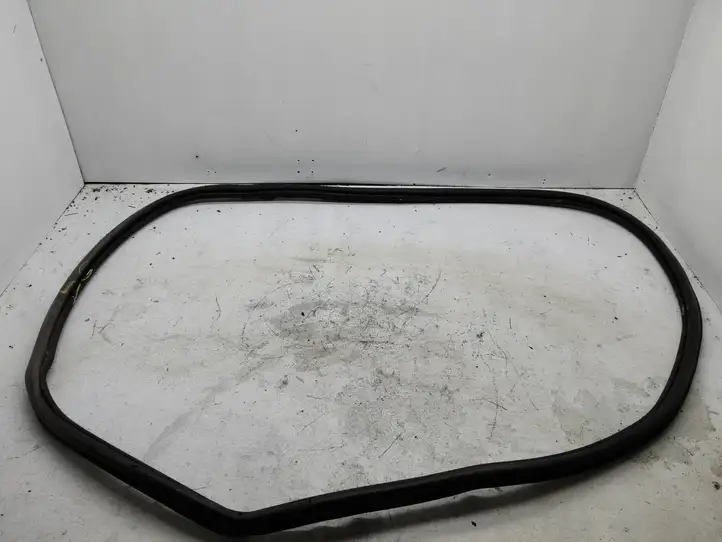 Skoda Kamiq (2019 - ) Уплотнитель кузова — фото 1
