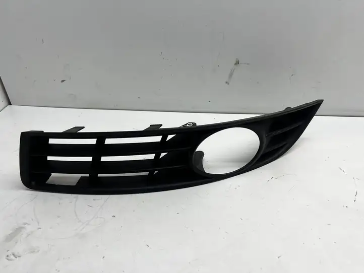 Volkswagen PASSAT B6 (2005 - 2010) 3C0853665A Решетка противотуманной фары — фото 1