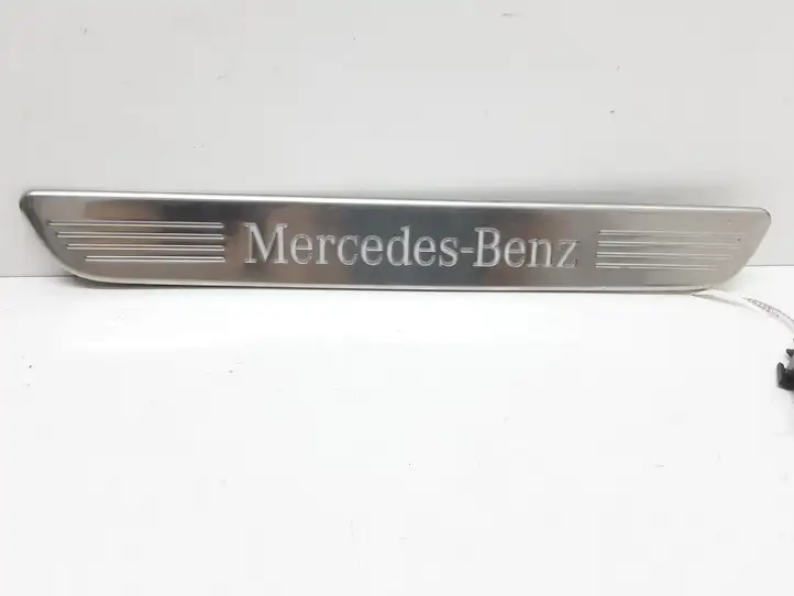 Mercedes-Benz C W205 (2014 - 2021) Внутренняя отделка переднего порога — фото 1