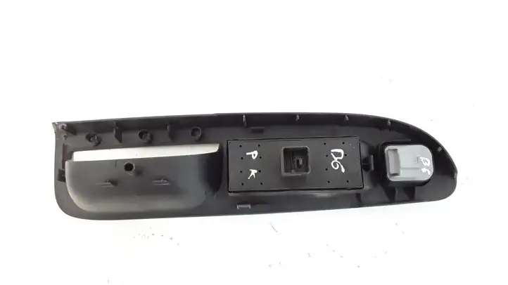Volkswagen PASSAT B6 (2005 - 2010) Кнопка стеклоподъемников — фото 3