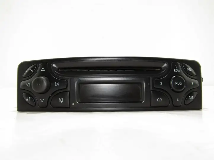 Mercedes-Benz C W203 (2000 - 2007) Магнитола / мультимедийная система — фото 7