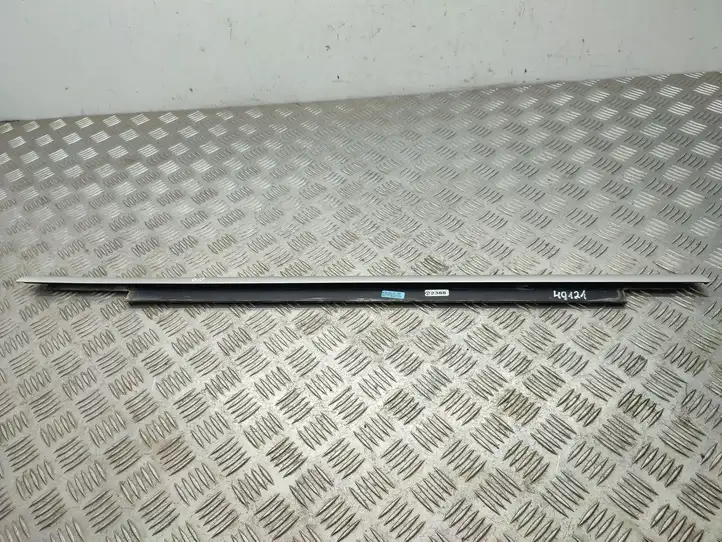 Audi Q5 SQ5 (2008 - 2012) 8R0853764C Накладка стекла задней двери — фото 3