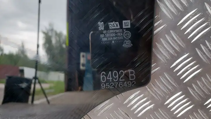 Buick Encore II (2019 - ) 95276492 Стекло задней двери — фото 2