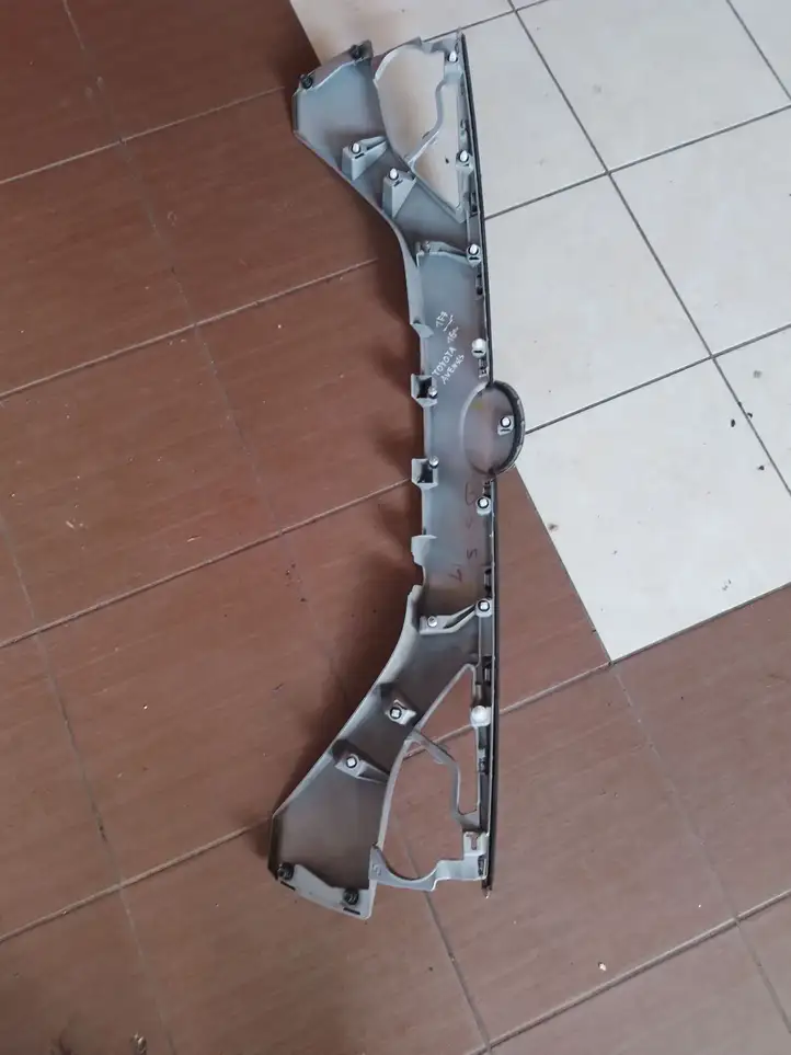 Toyota Avensis T270 (2015 - 2018) 7681105110 Обшивка багажника — фото 4