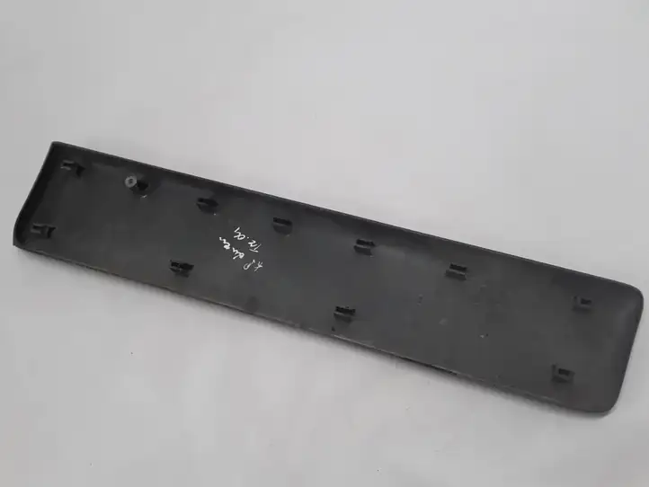 Renault Trafic II (X83) (2002 - 2014)  8200036088 Отделка (молдинг) передней двери