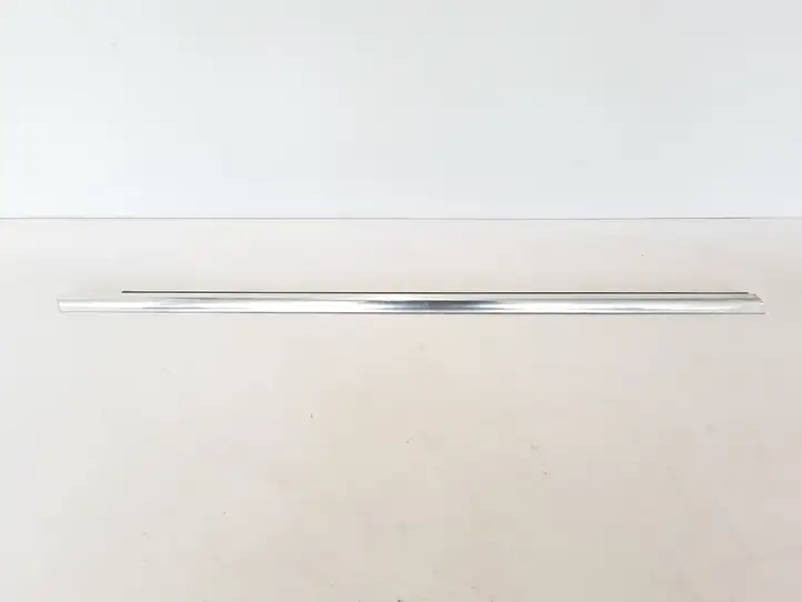 Volvo V70 (2007 - 2013)  31349453 Отделка стекла передней двери