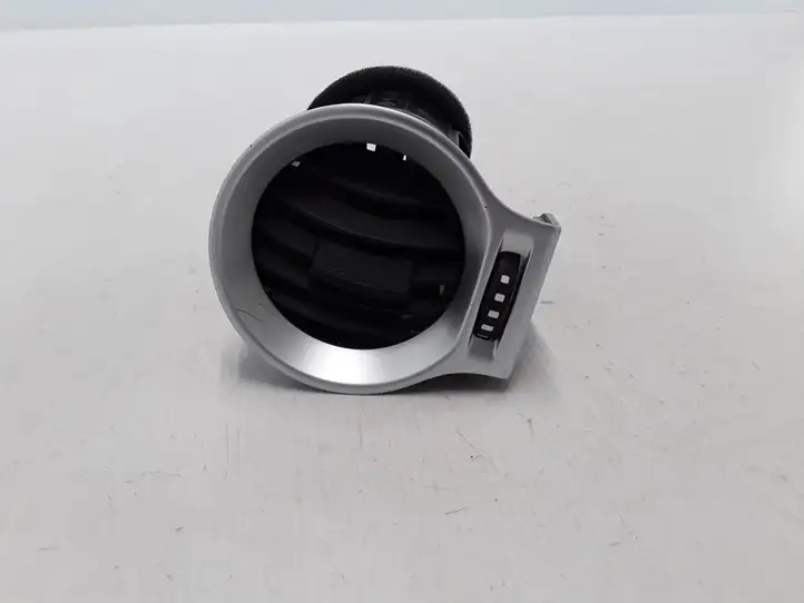 Renault Koleos I (2008 - 2016)  68760JY00A Боковая воздушный дефлектор