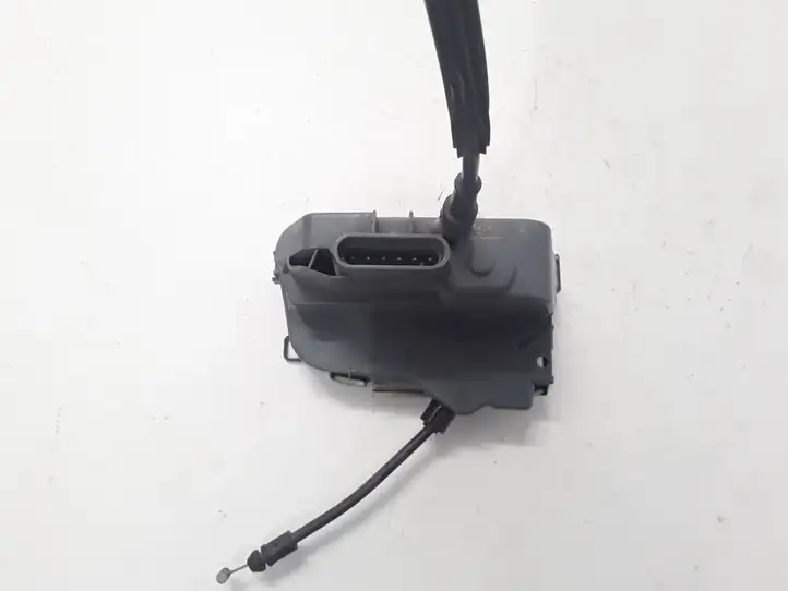 Renault Laguna (2001 - 2005)  009153Z98 Замок задней двери