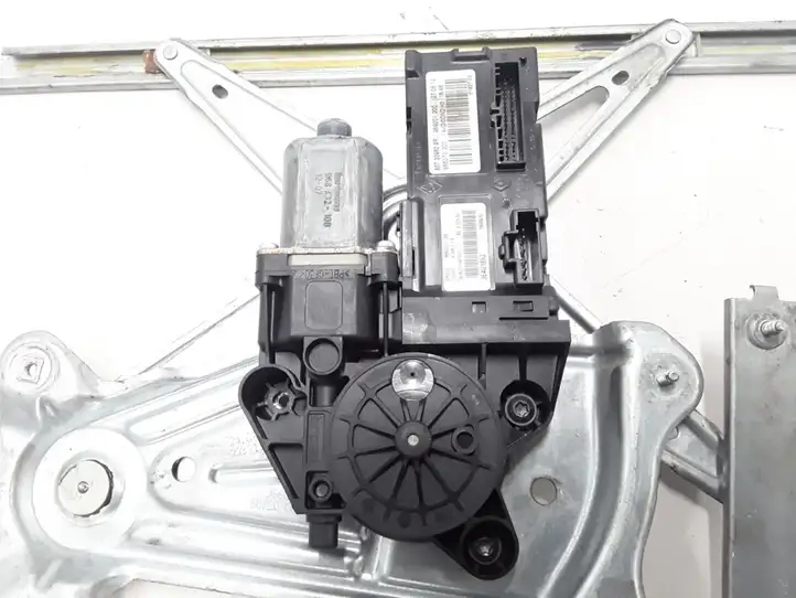 Renault Megane III (2009 - 2016)  807203154R Механизм для электрического подъема окон передней двери (без двигателя)