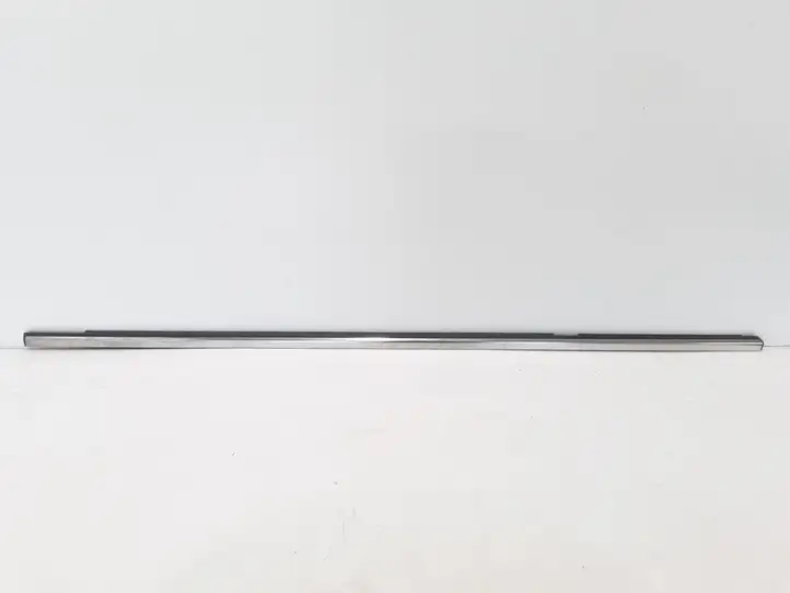 Renault Latitude (L70) (2010 - 2014) 828210169R Молдинги задней двери — фото 1