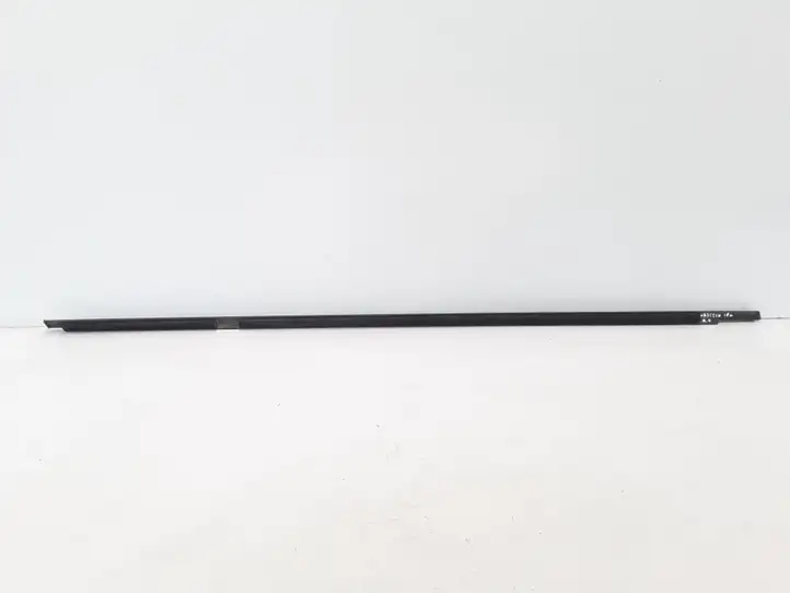Renault Latitude (L70) (2010 - 2014) 828210169R Молдинги задней двери — фото 2