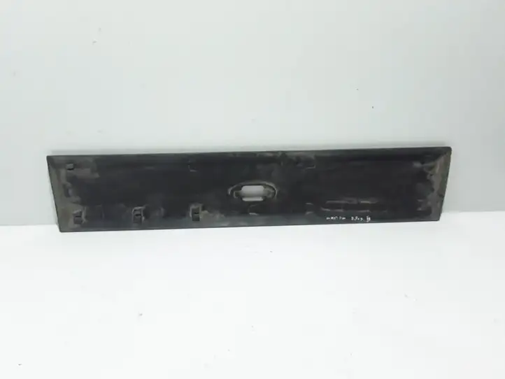 Renault Master III (2010 - )  768F30003R Отделка крыла (молдинги)