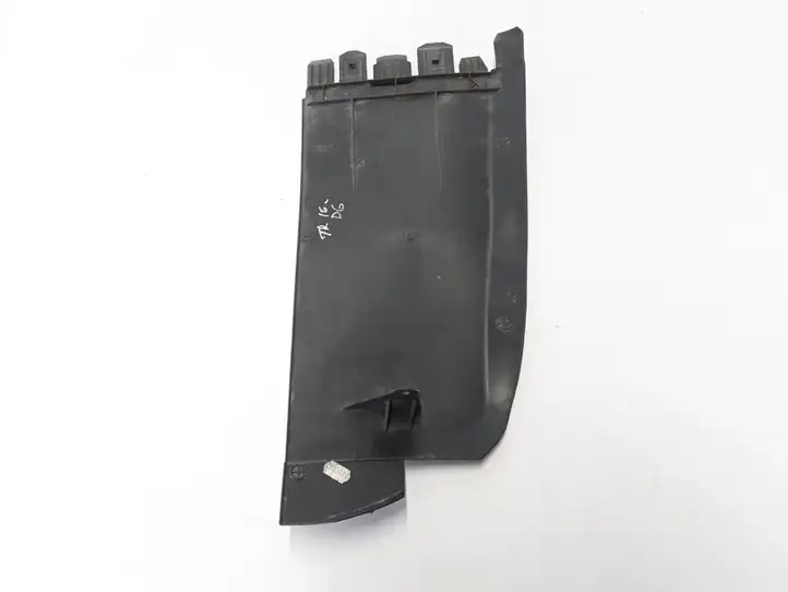 Renault Trafic III (X82) (2014 - )   Задний подкрылок