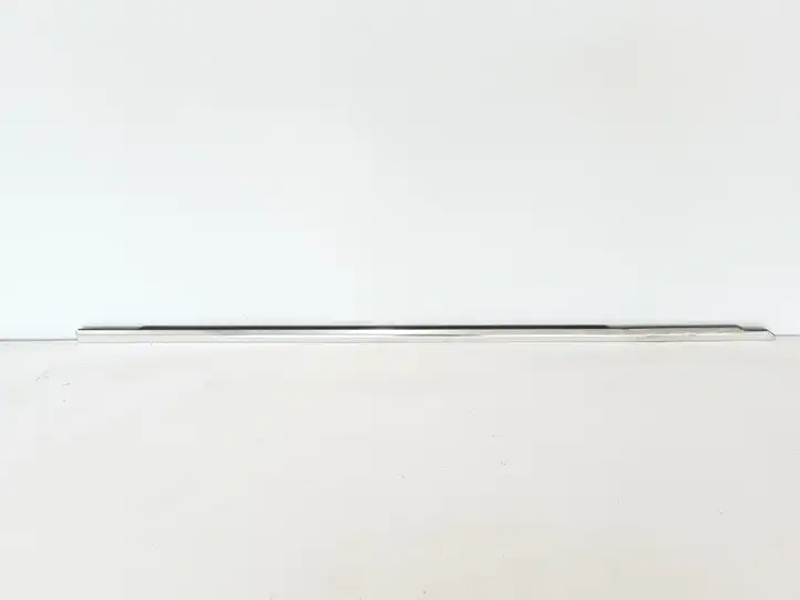 BMW 5 F10 F11 (2009 - 2016) 51337182276 Накладка стекла передней двери — фото 1