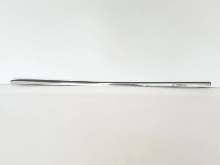 Renault Latitude (L70) (2010 - 2014) 828200157R Молдинги задней двери — фото 1