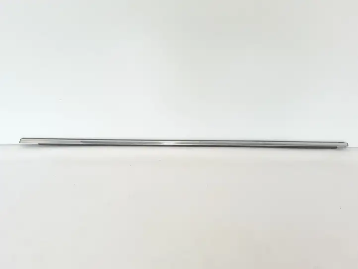 Renault Latitude (L70) (2010 - 2014) 828210169R Молдинги задней двери — фото 1