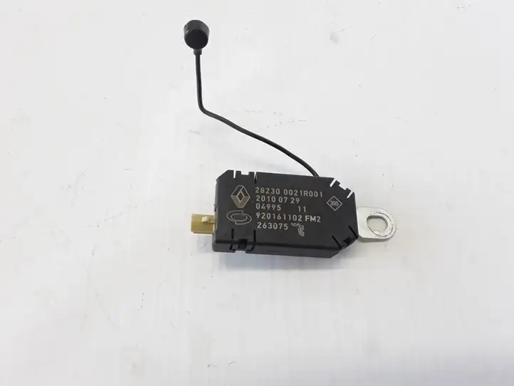 Renault Latitude (L70) (2010 - 2014) 282300021R GPS антенна — фото 1