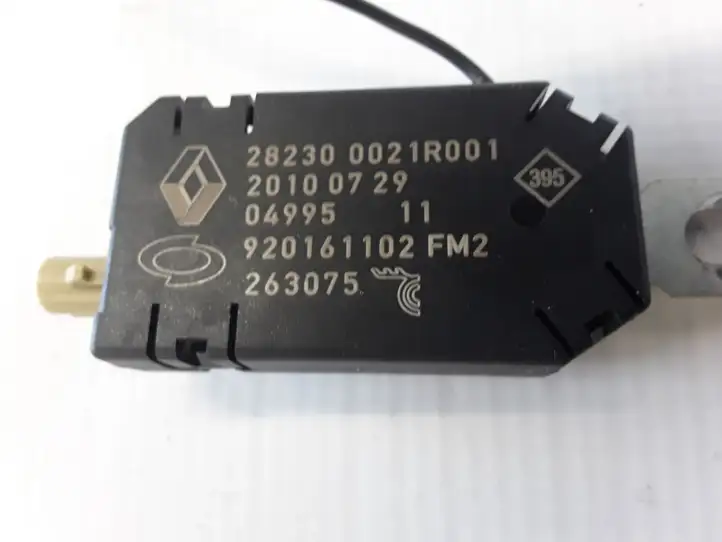 Renault Latitude (L70) (2010 - 2014) 282300021R GPS антенна — фото 2