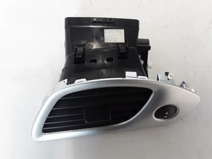 Renault Scenic III - Grand scenic III (2009 - 2016) 687608069R Боковой воздушный дефлектор — фото 4