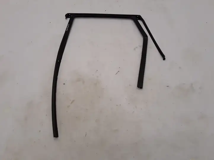 Volvo XC60 (2017 - ) 31424355 Молдинги задней двери — фото 3