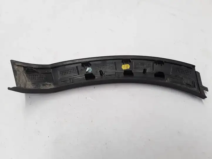 Volvo V60 (2013 - 2018) 31448943 Молдинг крыла — фото 2