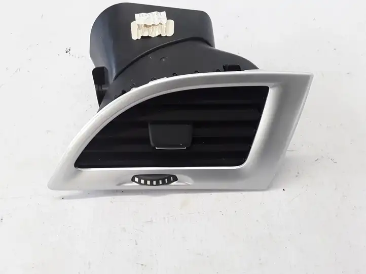 Renault Fluence (2009 - 2013) 687600378R Боковой воздушный дефлектор — фото 1
