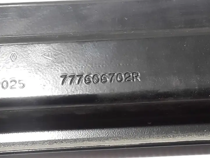 Dacia Dokker (2012 - 2021) 777606702R Средняя направляющая ролика раздвижной двери — фото 3