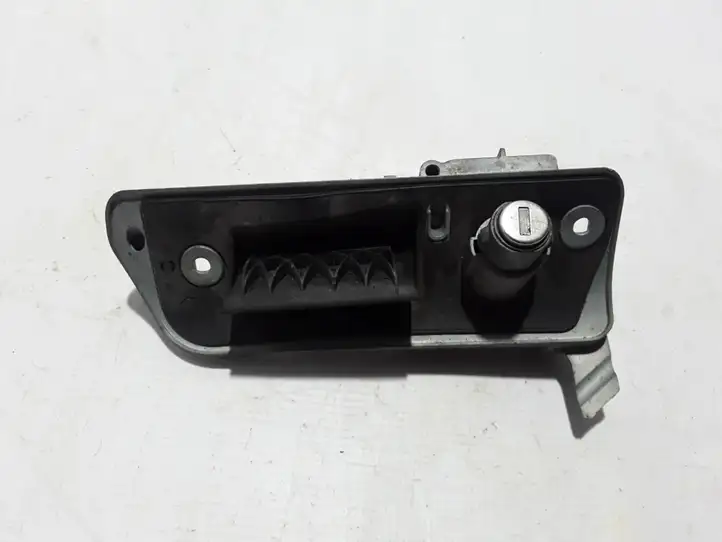 Volkswagen Caddy (2004 - 2010) 2KO827565 Ручка багажной двери — фото 1