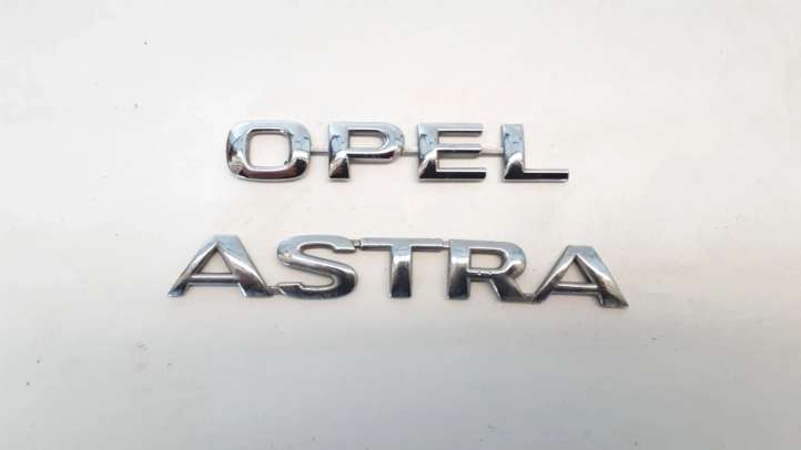 Opel Astra F Gamintojo ženkliukas/ modelio raidės