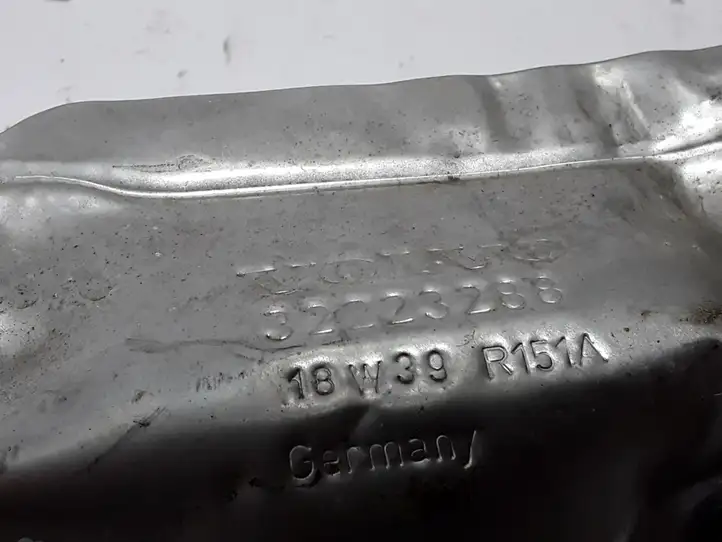Volvo XC40 (2017 - ) 32223288 Другая часть кузова — фото 2